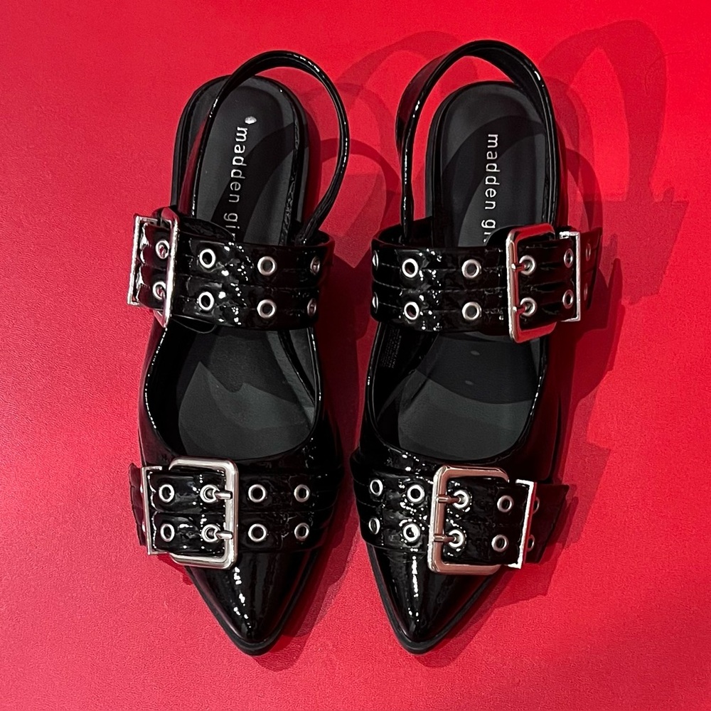 NWOT Madden Girl Vardan Sling Back Flats